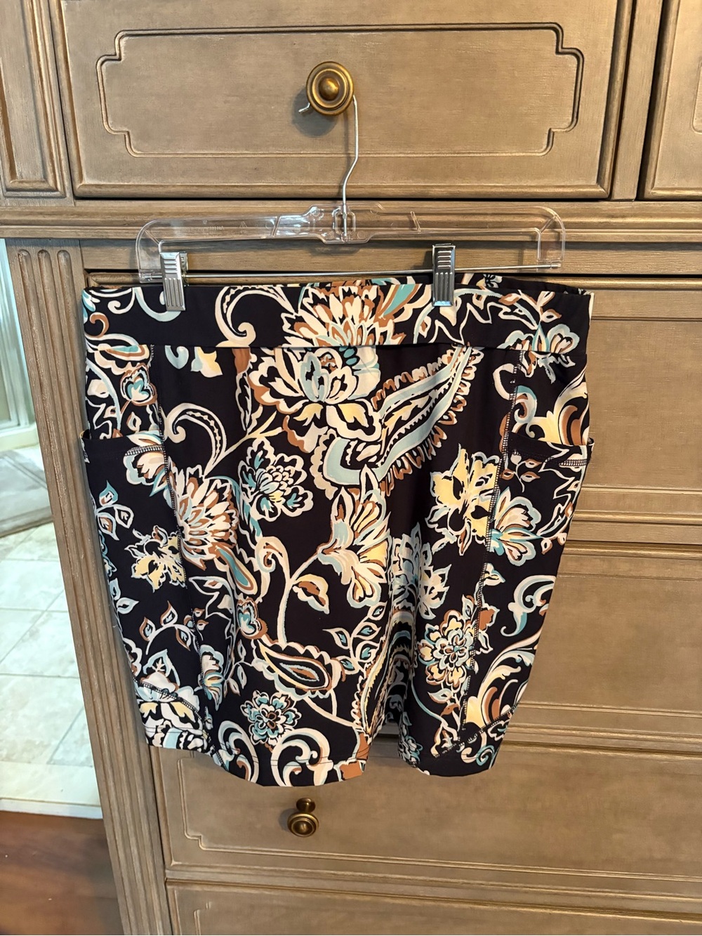 Chico's Black Multi Floral Print skort